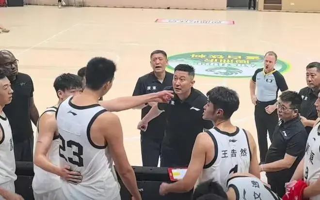 AA, 主教练卢伟