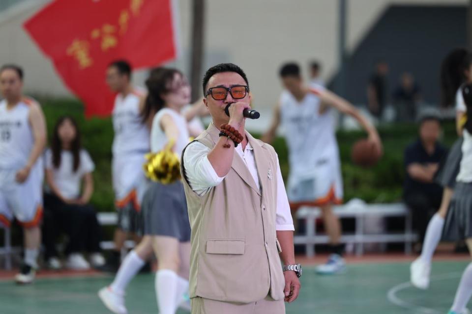名参赛